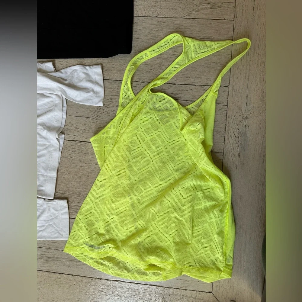 Women’s Athleisure & Sporty Essentials Bundle (3-Piece Set)